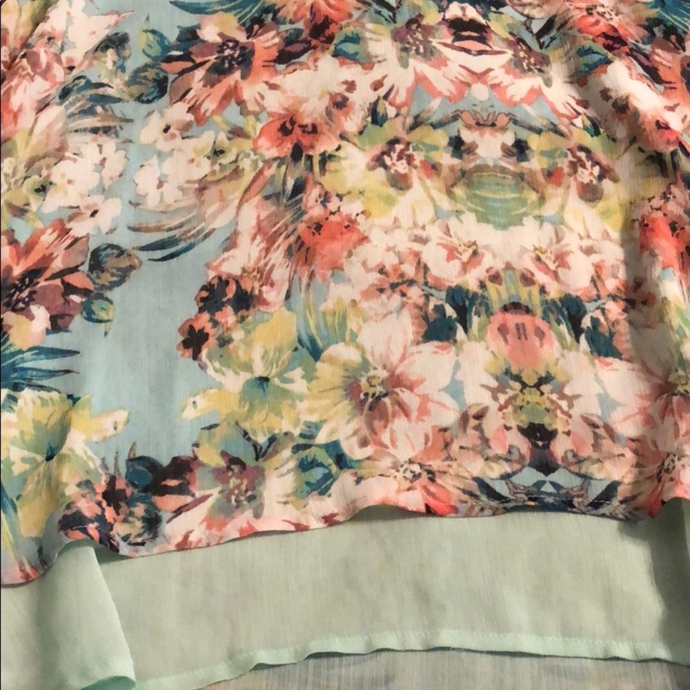 Flowing layered blouse - Picture 2 of 2